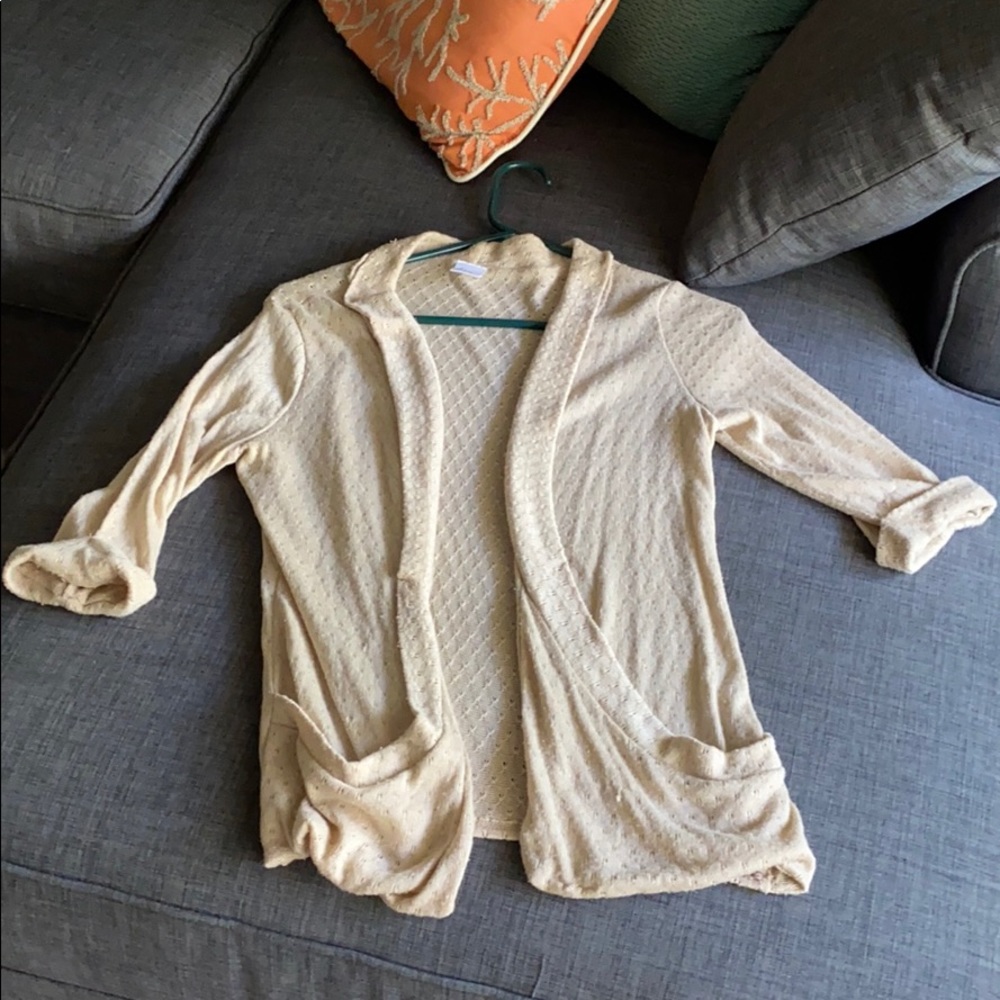 Light weight sweater